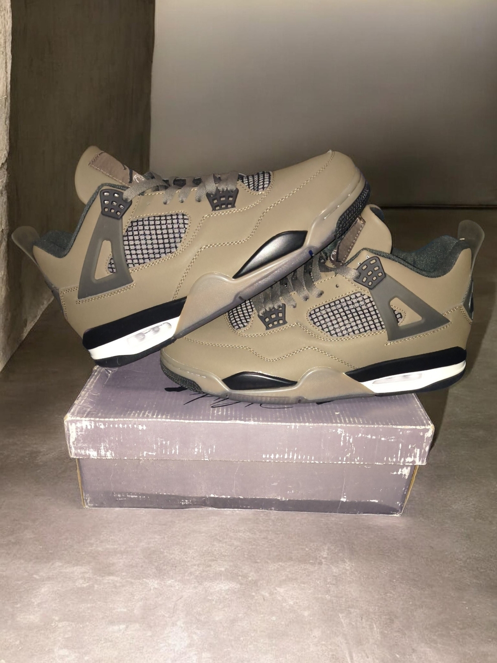 Men's Neutral-Tone Athletic Sneakers - Taupe/Grey